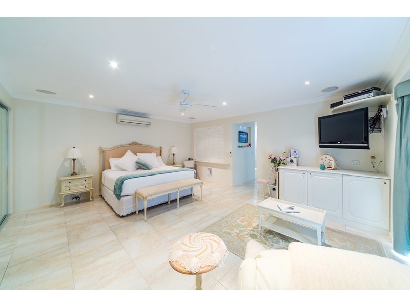 3 Henry Cotton Drive, Parkwood QLD 4214