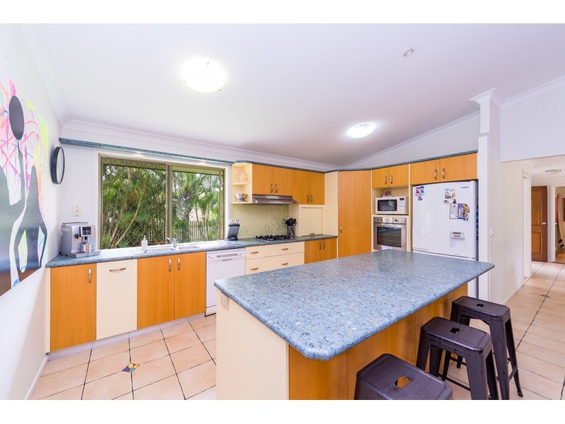 4 Moody Court, Parkwood QLD 4214