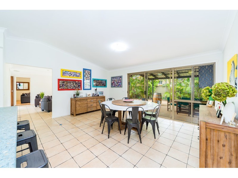 4 Moody Court, Parkwood QLD 4214