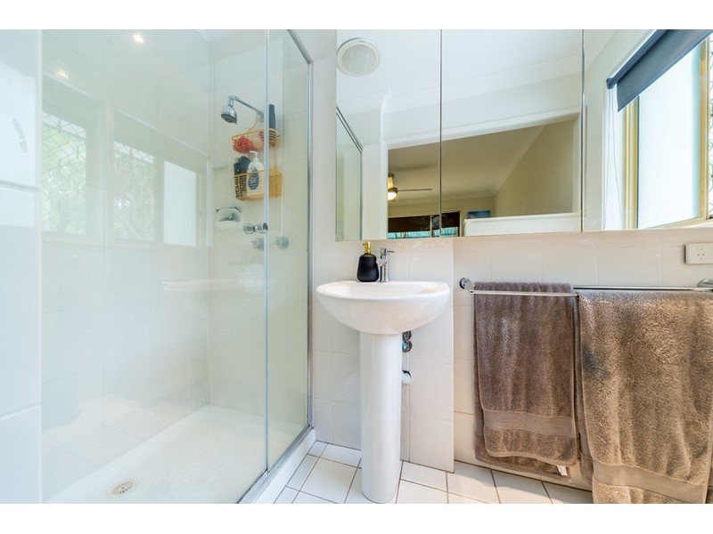 4 Moody Court, Parkwood QLD 4214