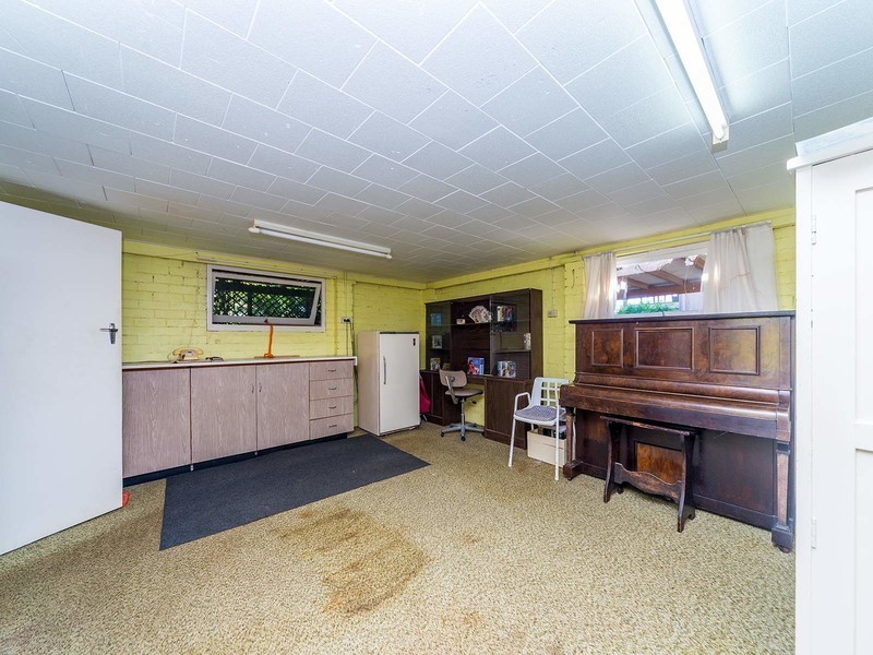 48 Stradbroke Street, Biggera Waters QLD 4216