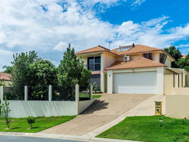 11 Respall Way, Arundel QLD 4214