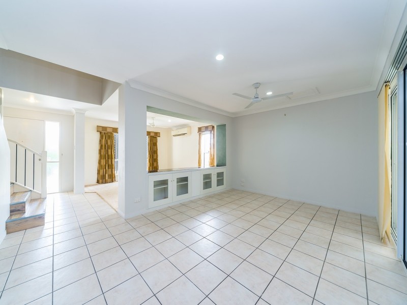 11 Respall Way, Arundel QLD 4214