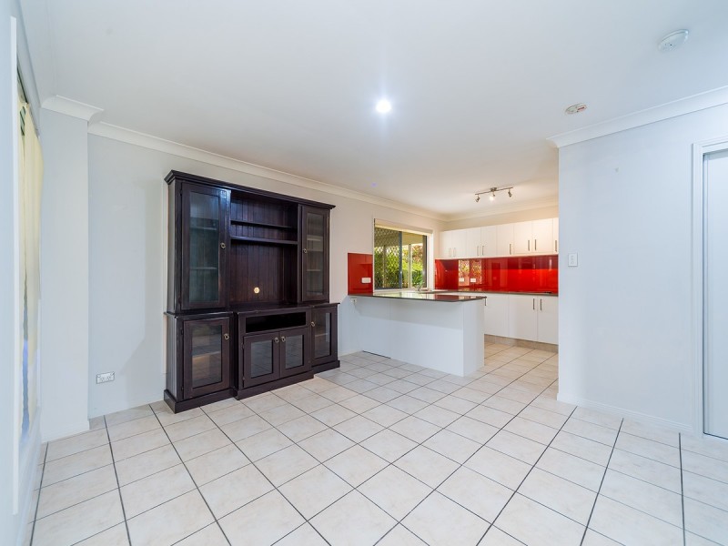 11 Respall Way, Arundel QLD 4214