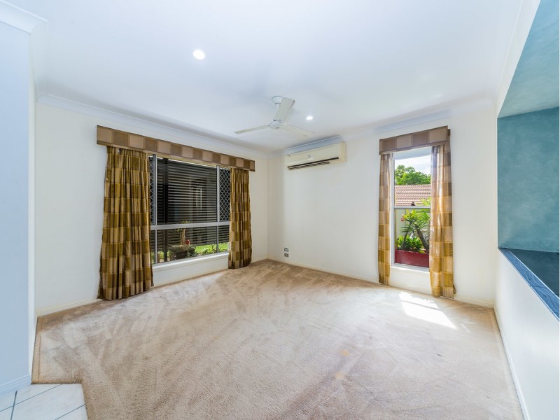 11 Respall Way, Arundel QLD 4214