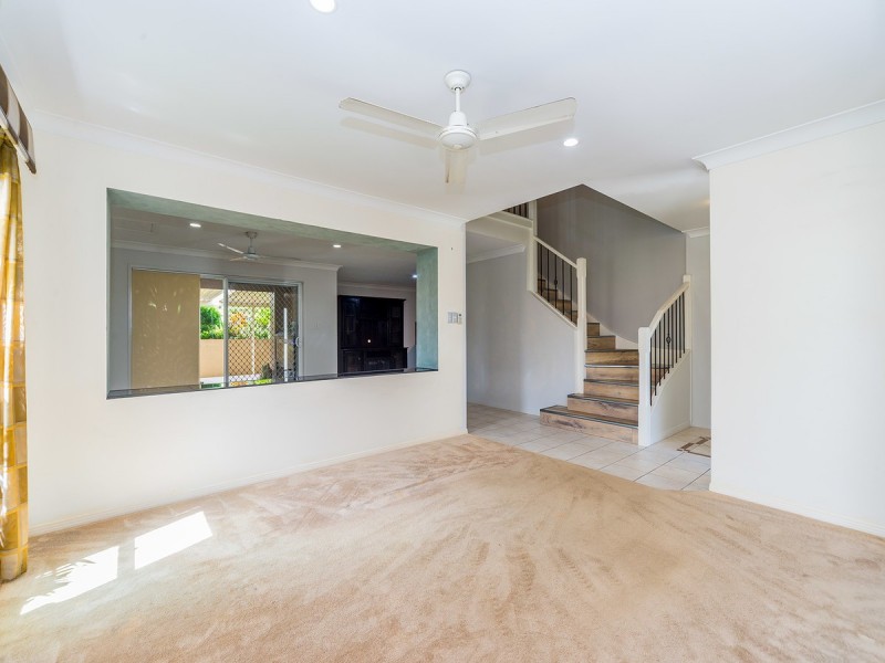 11 Respall Way, Arundel QLD 4214