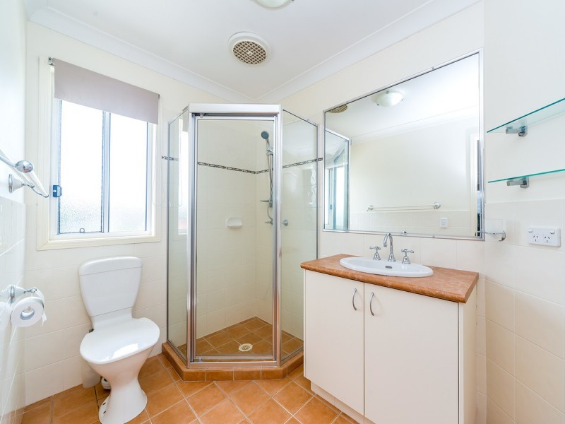 11 Respall Way, Arundel QLD 4214