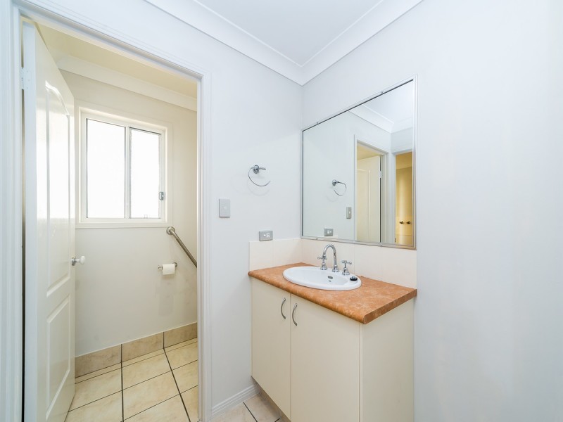 11 Respall Way, Arundel QLD 4214