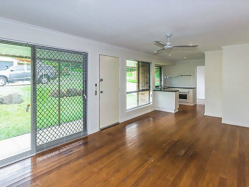 1/2 Metro Crescent, Oxenford QLD 4210