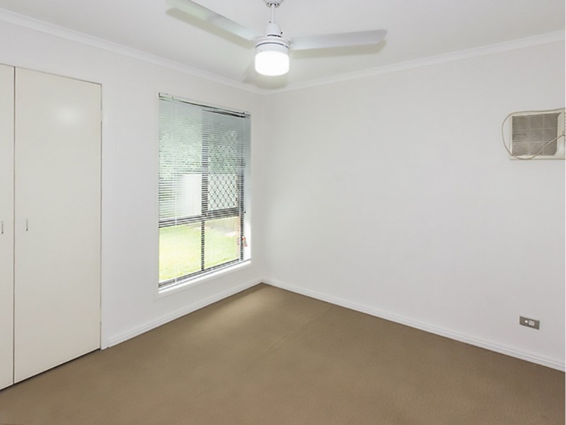 1/2 Metro Crescent, Oxenford QLD 4210