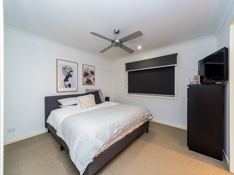 35 Shoalhaven Avenue, Pacific Pines QLD 4211