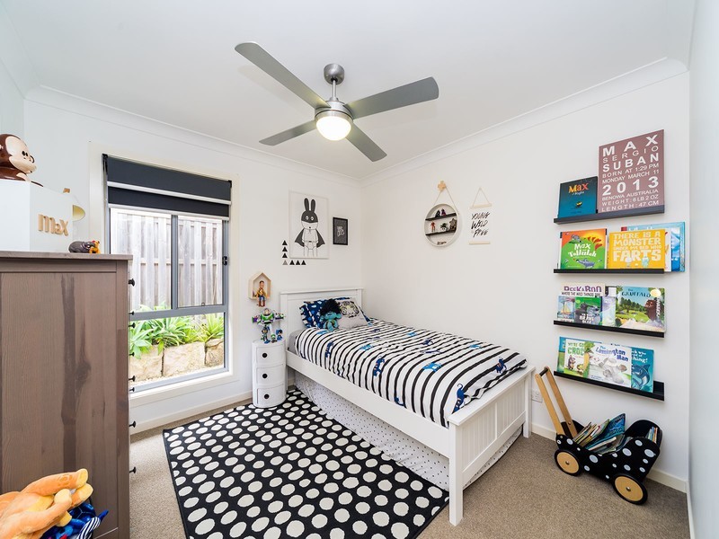 35 Shoalhaven Avenue, Pacific Pines QLD 4211