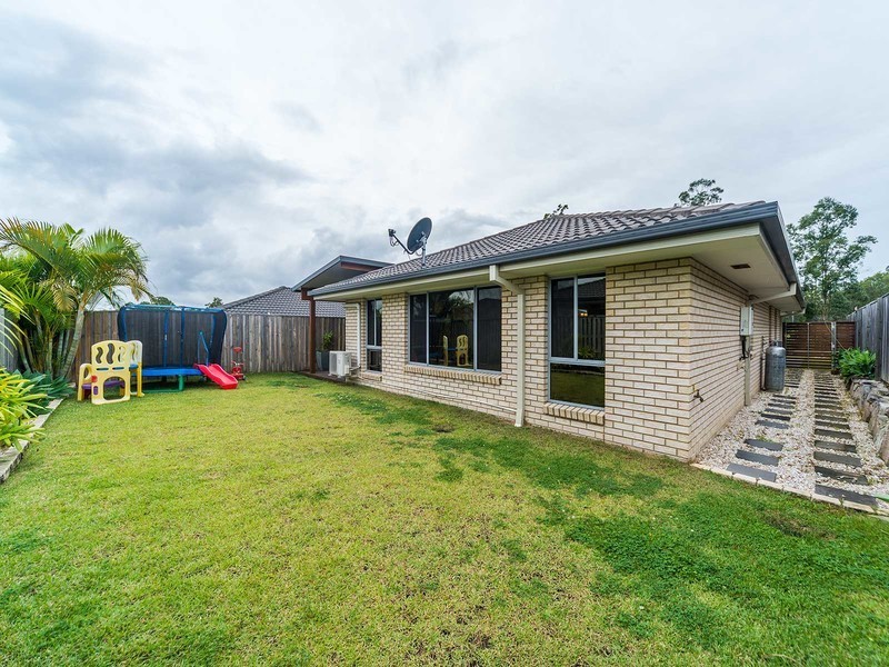 35 Shoalhaven Avenue, Pacific Pines QLD 4211