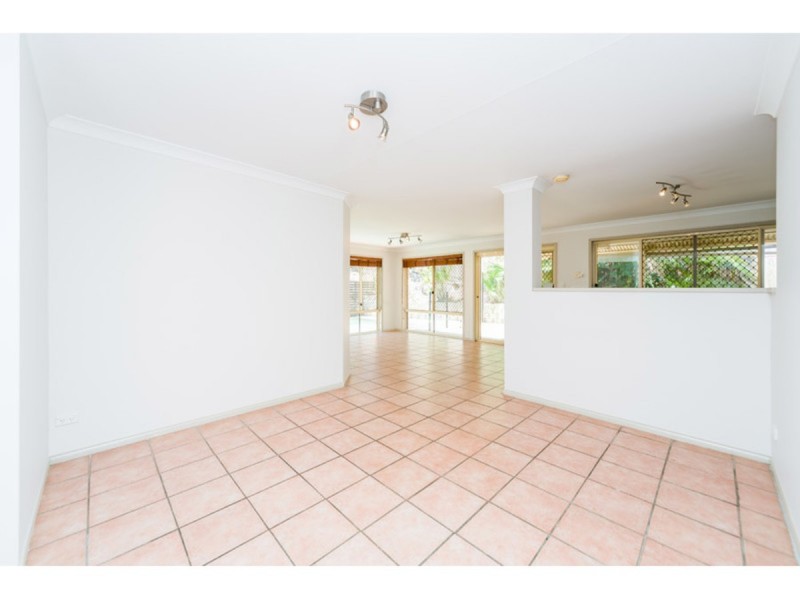 27 Alcott Court, Parkwood QLD 4214