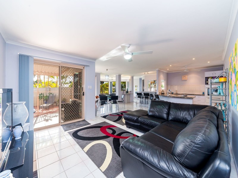 1 Maidstone Place, Parkwood QLD 4214