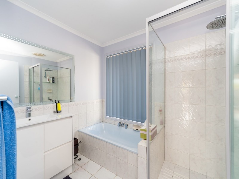 1 Maidstone Place, Parkwood QLD 4214