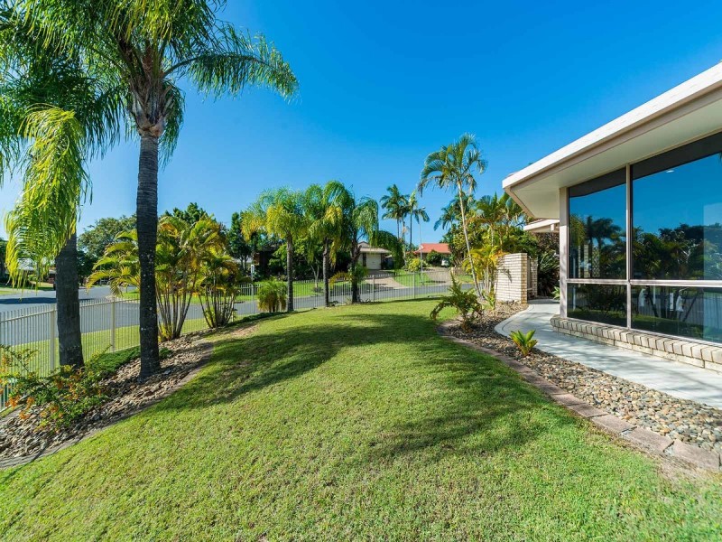 1 Maidstone Place, Parkwood QLD 4214