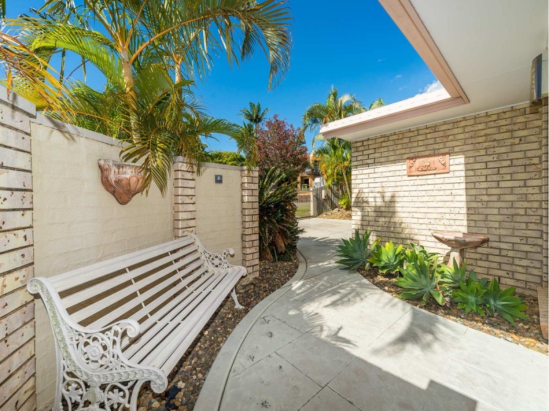 1 Maidstone Place, Parkwood QLD 4214