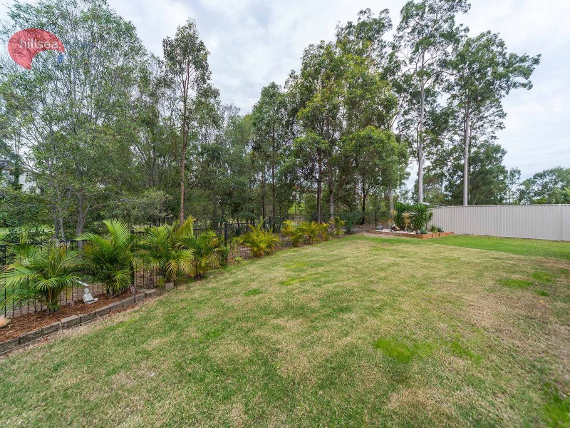 8 Golden Bear Drive, Arundel QLD 4214