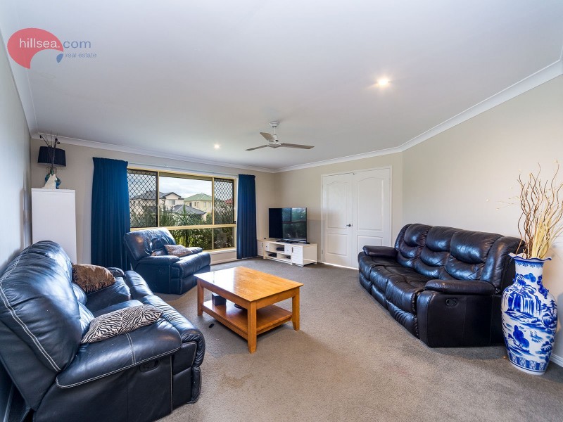 8 Golden Bear Drive, Arundel QLD 4214