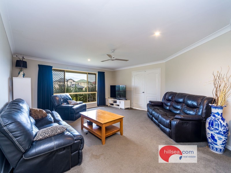 8 Golden Bear Drive, Arundel QLD 4214