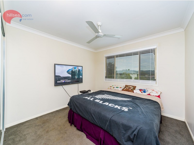 8 Golden Bear Drive, Arundel QLD 4214