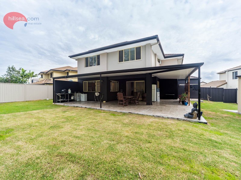 8 Golden Bear Drive, Arundel QLD 4214