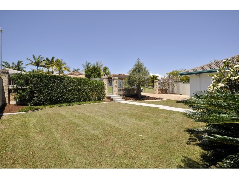 15 Desert Falls Crescent, Parkwood QLD 4214