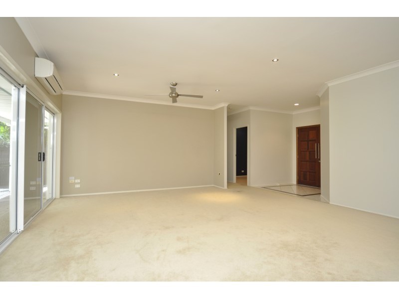 15 Desert Falls Crescent, Parkwood QLD 4214