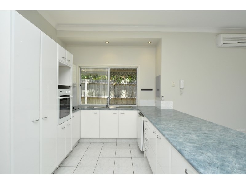 15 Desert Falls Crescent, Parkwood QLD 4214