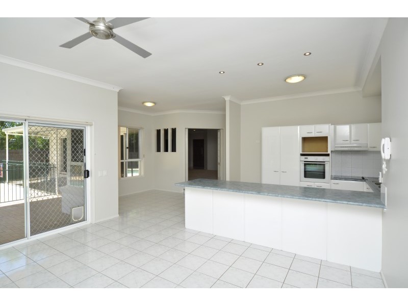 15 Desert Falls Crescent, Parkwood QLD 4214