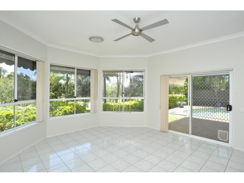 15 Desert Falls Crescent, Parkwood QLD 4214