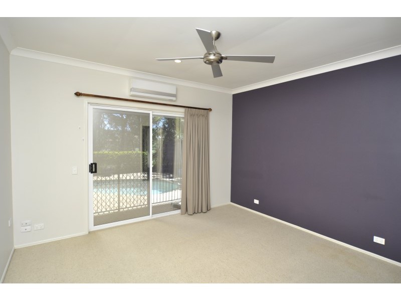 15 Desert Falls Crescent, Parkwood QLD 4214