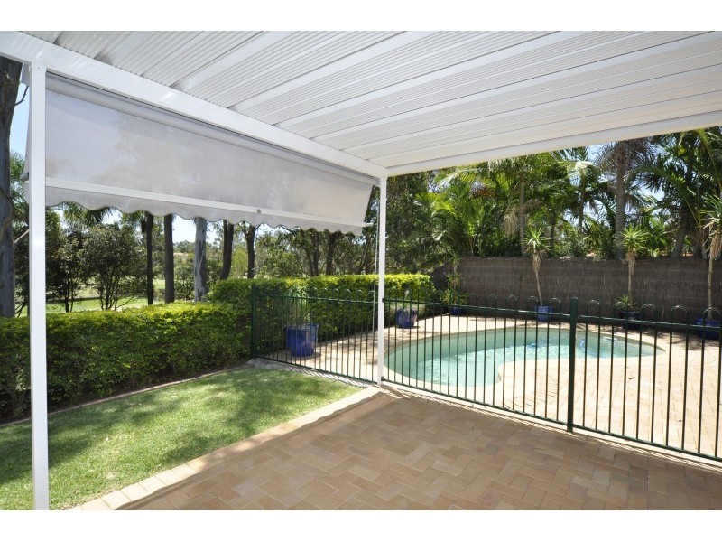 15 Desert Falls Crescent, Parkwood QLD 4214