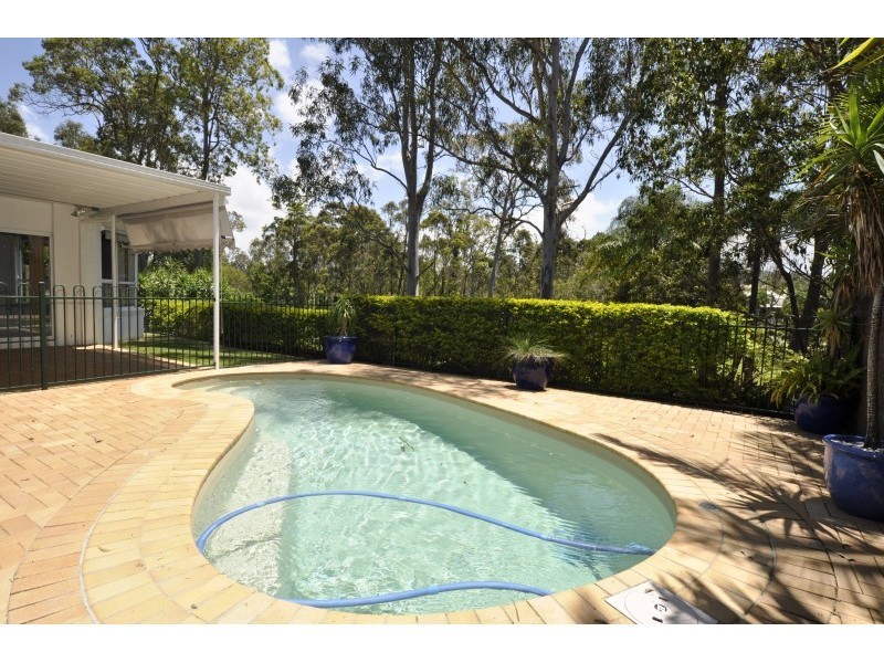 15 Desert Falls Crescent, Parkwood QLD 4214