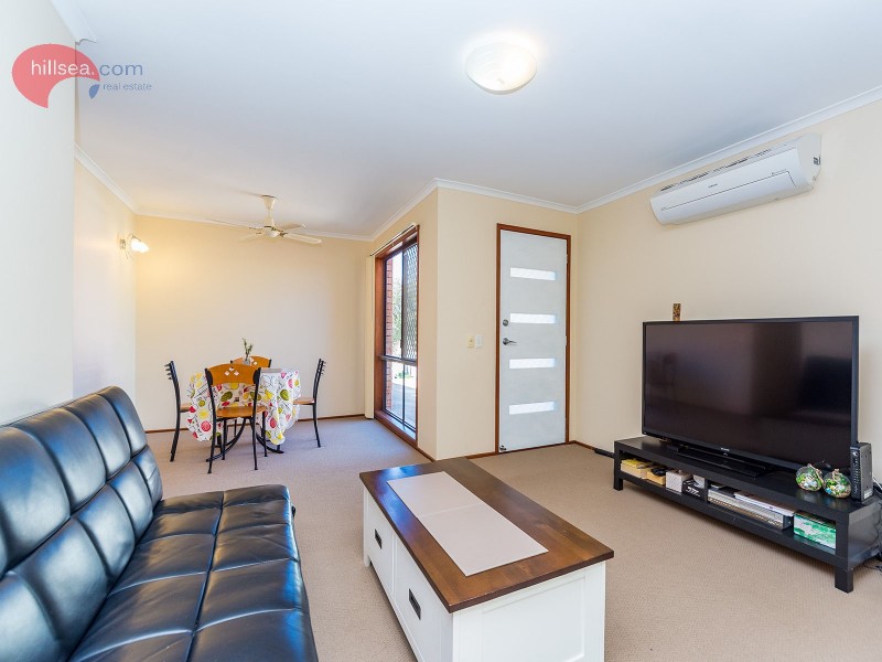 2/8 Botanical Drive, Labrador QLD 4215