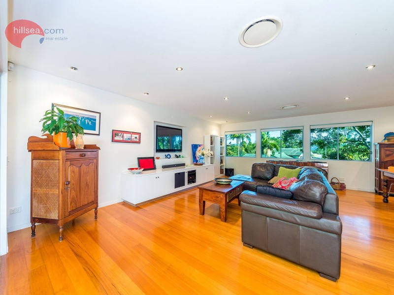 6 Darel Drive, Ashmore QLD 4214