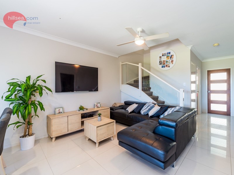 2/1 Aspect Place, Pacific Pines QLD 4211