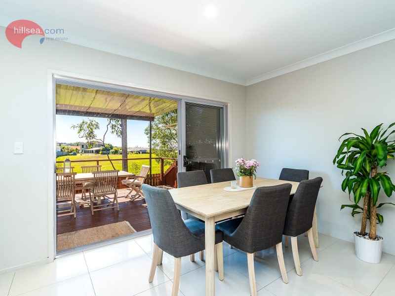 2/1 Aspect Place, Pacific Pines QLD 4211
