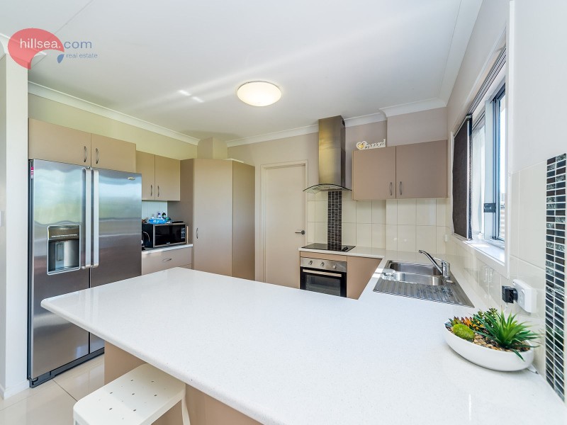 2/1 Aspect Place, Pacific Pines QLD 4211