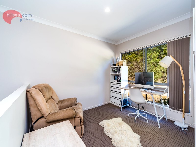 2/1 Aspect Place, Pacific Pines QLD 4211