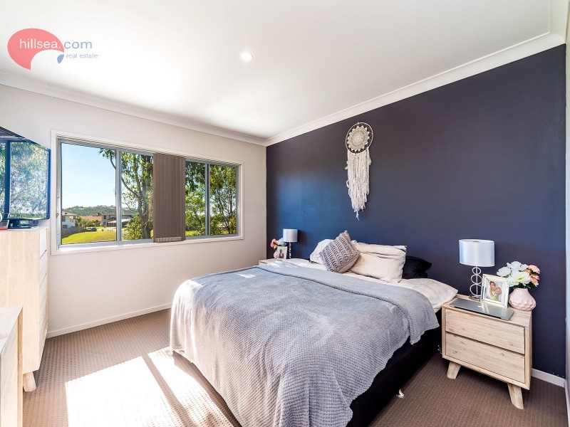 2/1 Aspect Place, Pacific Pines QLD 4211