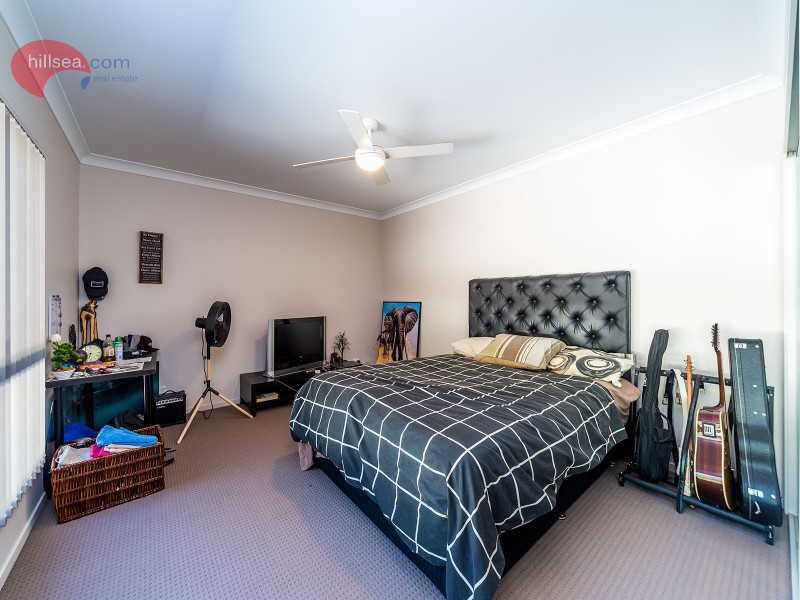 2/1 Aspect Place, Pacific Pines QLD 4211