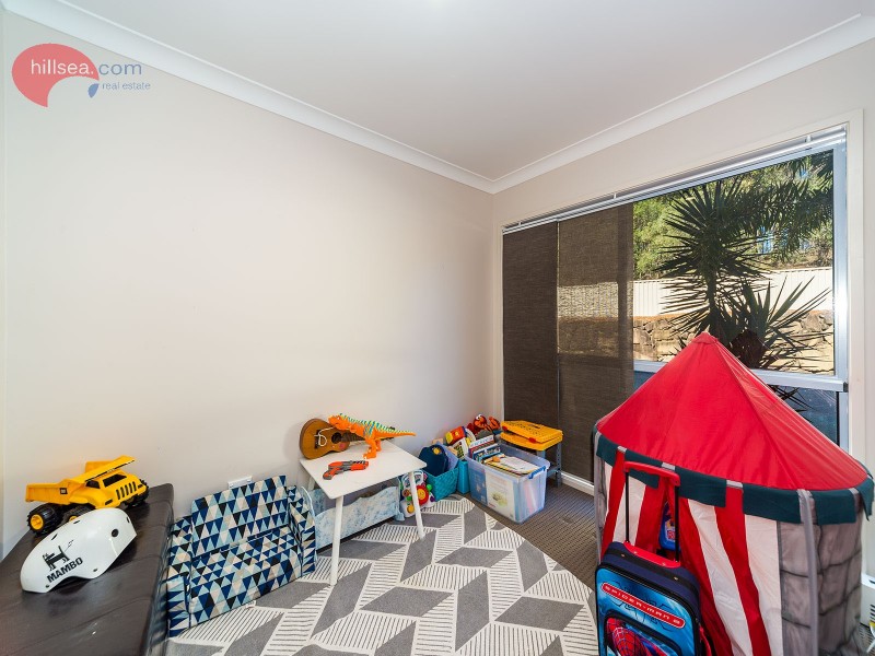 2/1 Aspect Place, Pacific Pines QLD 4211