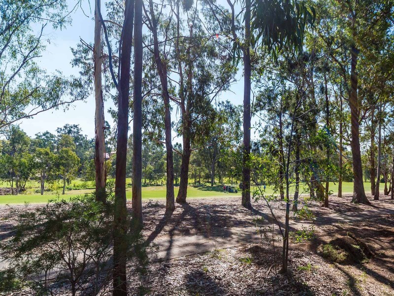 16 Greg Norman Crescent, Parkwood QLD 4214