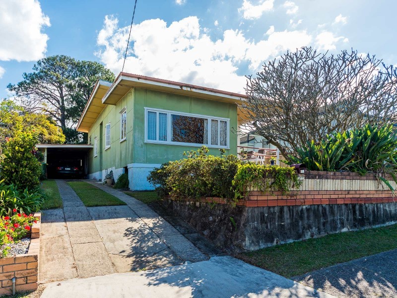 10 Wilson Street, Labrador QLD 4215