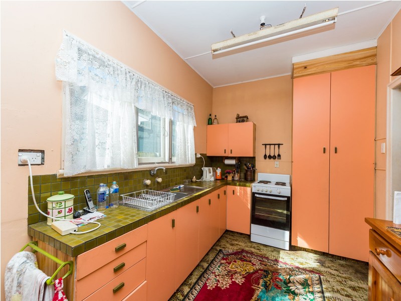 10 Wilson Street, Labrador QLD 4215