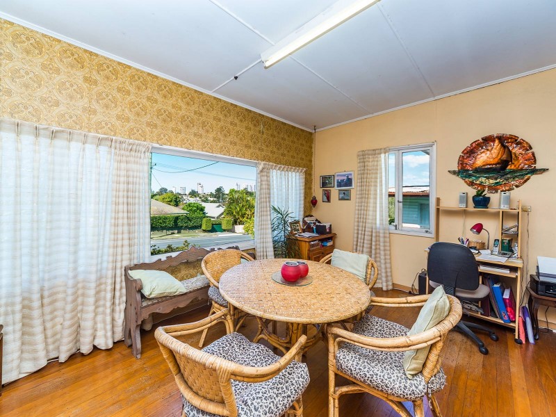 10 Wilson Street, Labrador QLD 4215