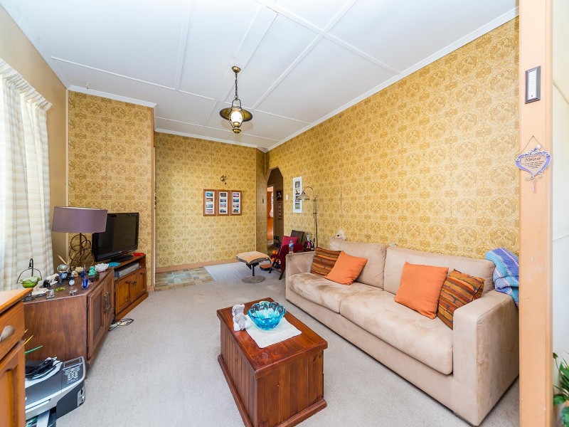 10 Wilson Street, Labrador QLD 4215