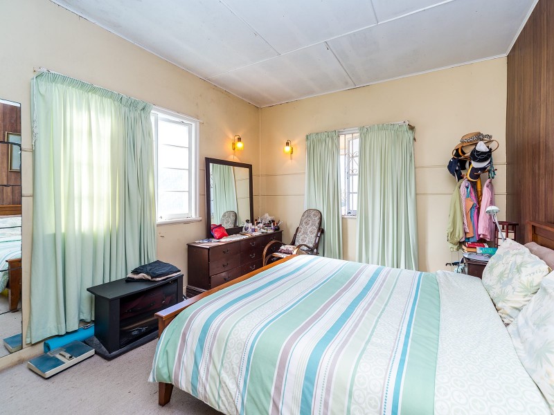 10 Wilson Street, Labrador QLD 4215